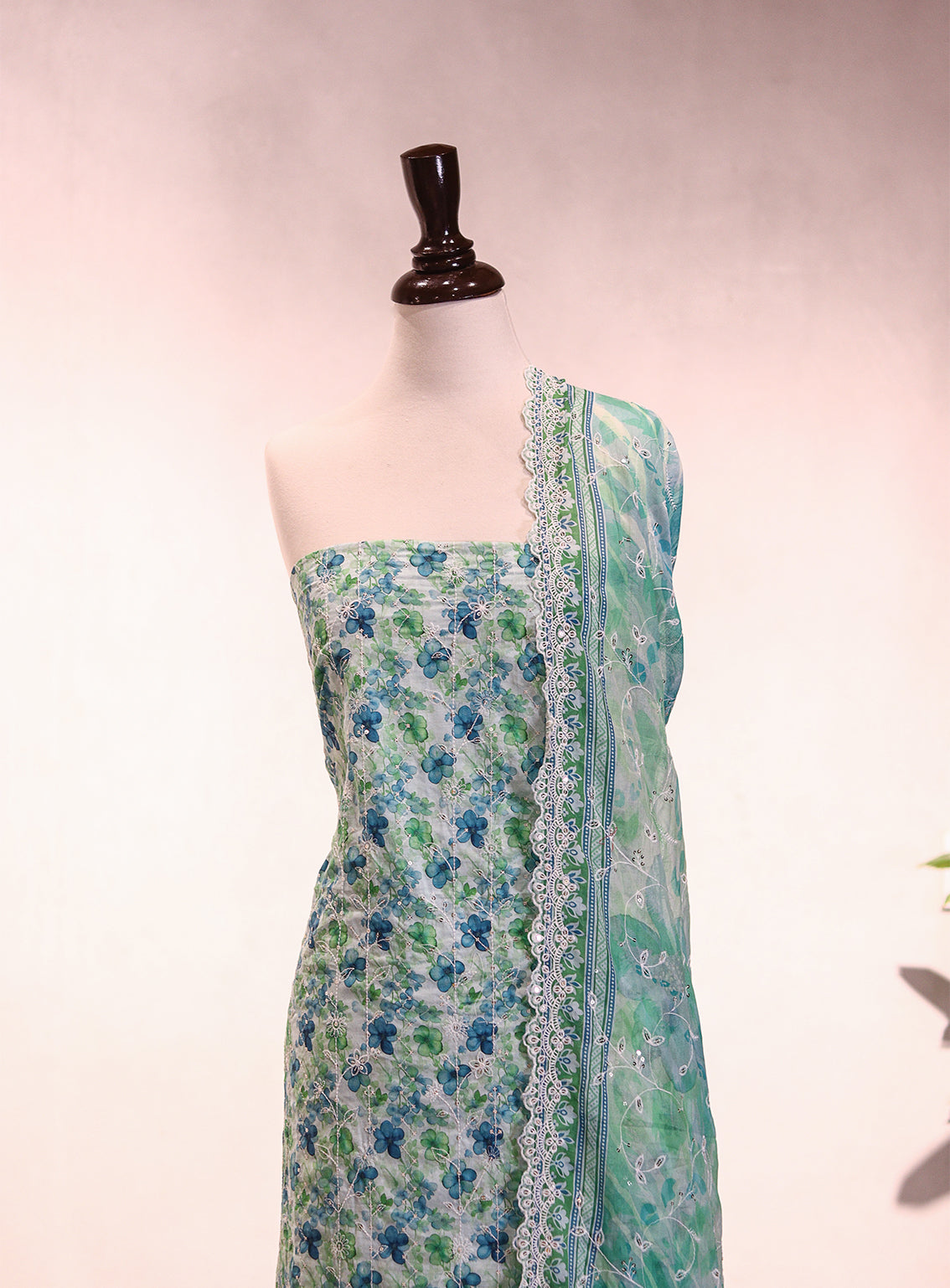 Bin Saeed Embroidered Lawn 3 Piece Unstitched Suit BS26EL D-26 Bin Saeed Embroidered Lawn 3 Piece Unstitched Suit BS26EL D-26