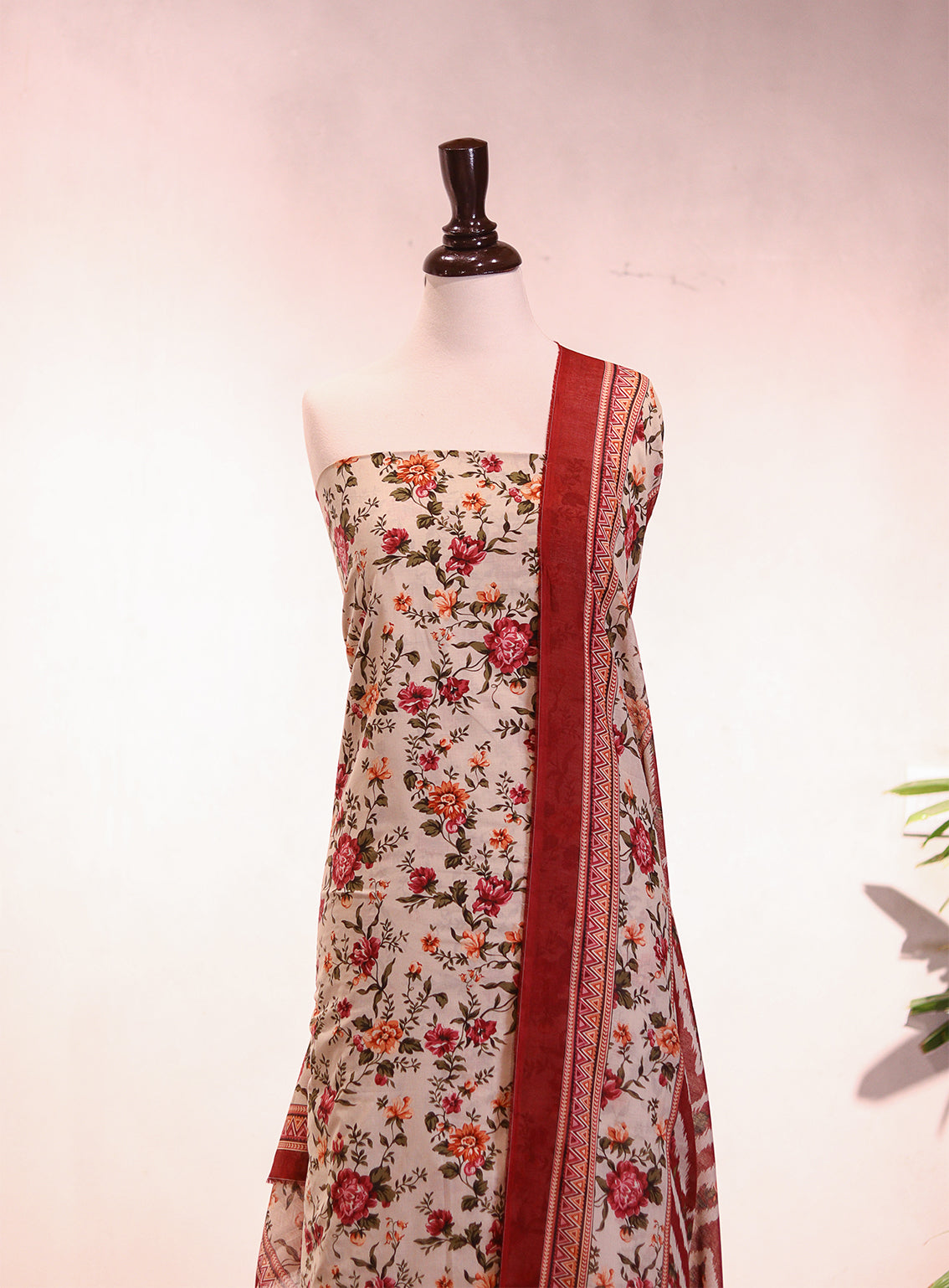 Bin Saeed Printed Lawn 3 Piece Unstitched Suit BS26PL D-ALL43 Bin Saeed Printed Lawn 3 Piece Unstitched Suit BS26PL D-ALL43