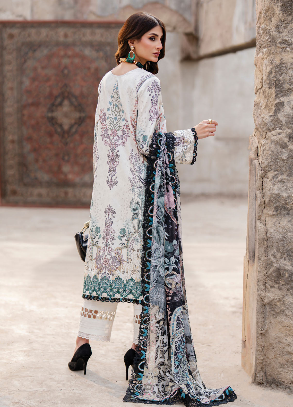 Bliss By Jade Embroidered Lawn 3 Piece Unstitched Suit JD26BL D-20875 Bliss By Jade Embroidered Lawn 3 Piece Unstitched Suit JD26BL D-20875