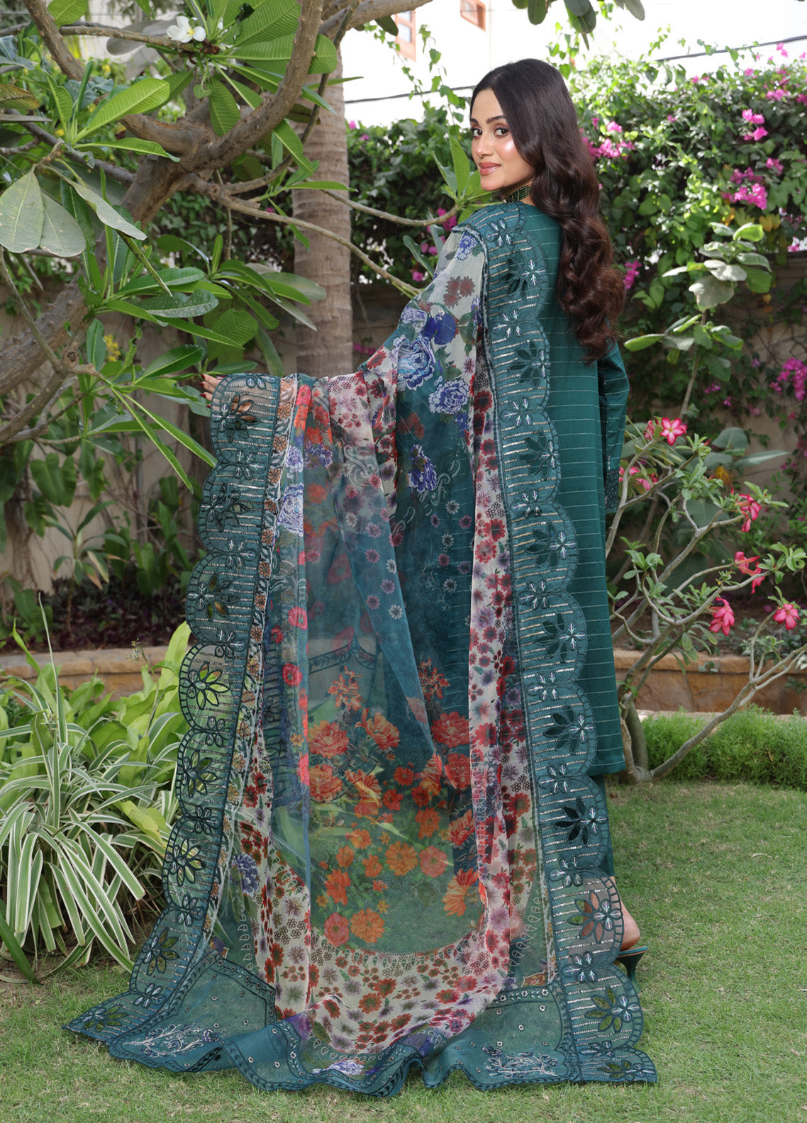 Bunai By Schick Embroidered Doriya Dobby Lawn 3 Piece Unstitched Suit SDH25BV2 DDL-01 Bunai By Schick Embroidered Doriya Dobby Lawn 3 Piece Unstitched Suit SDH25BV2 DDL-01
