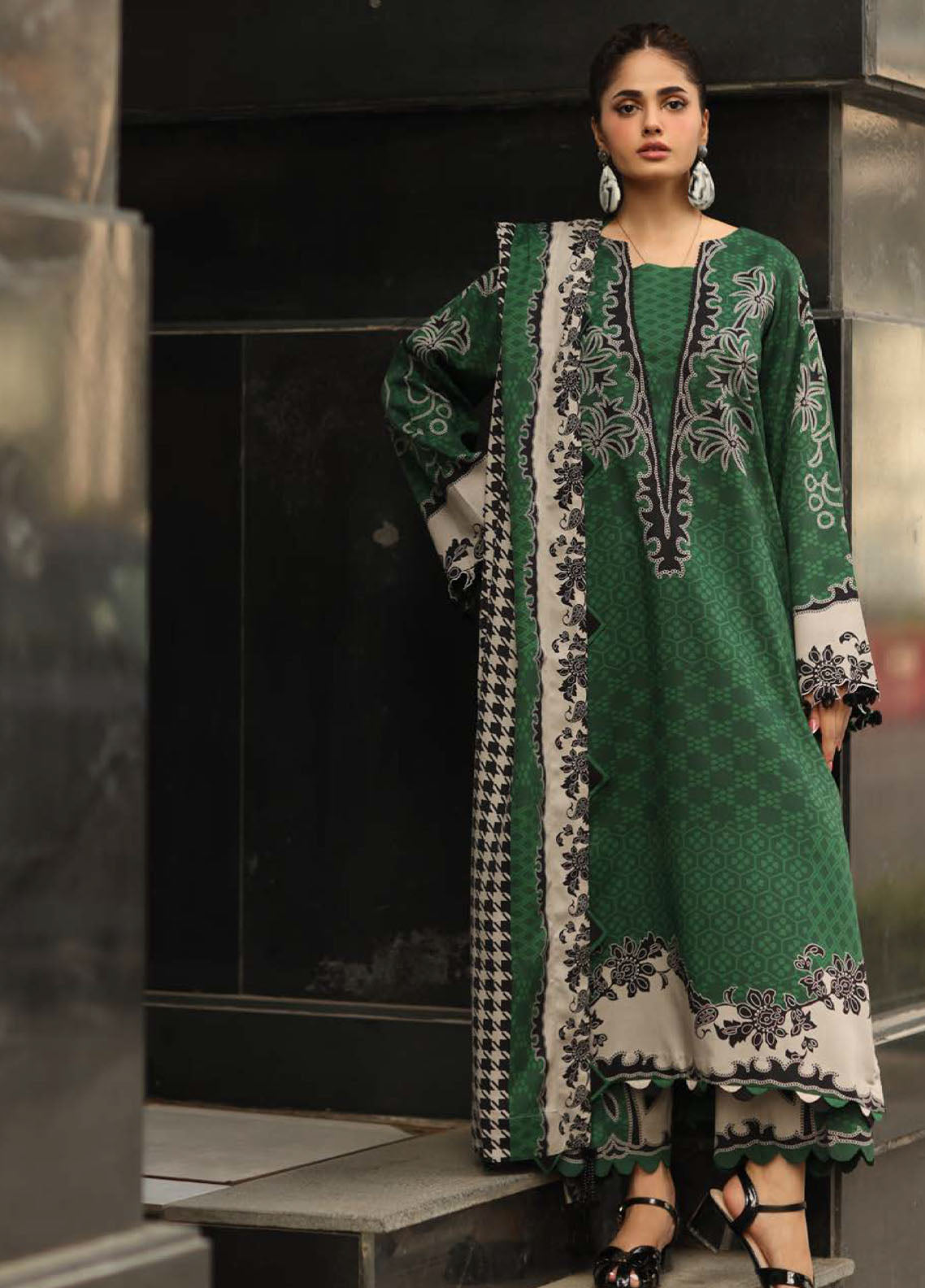 C-Prints By Charizma Printed Staple Linen 3 Piece Unstitched Suit CH25CPV2 D-CPW-14 C-Prints By Charizma Printed Staple Linen 3 Piece Unstitched Suit CH25CPV2 D-CPW-14