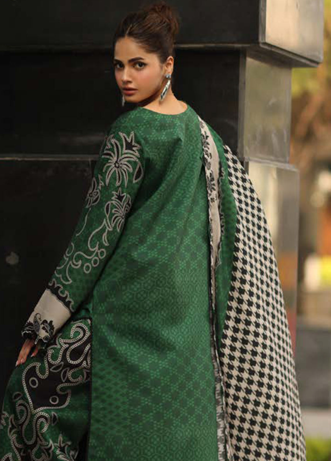 C-Prints By Charizma Printed Staple Linen 3 Piece Unstitched Suit CH25CPV2 D-CPW-14 C-Prints By Charizma Printed Staple Linen 3 Piece Unstitched Suit CH25CPV2 D-CPW-14