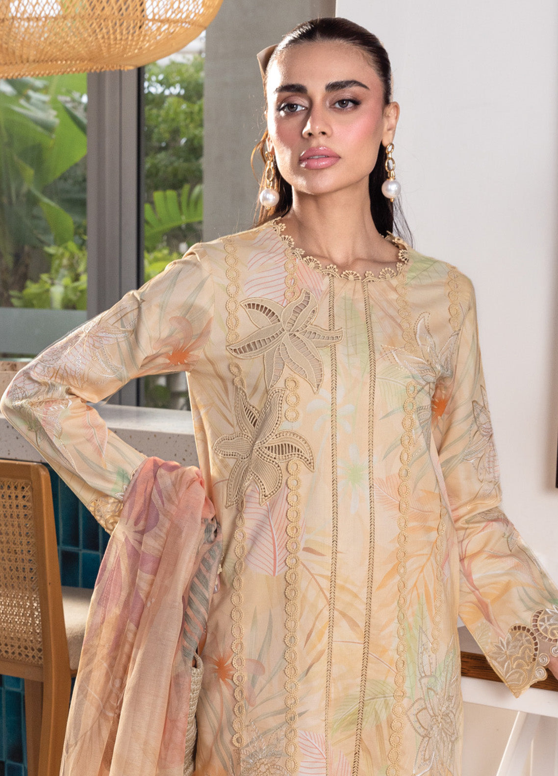 Carnation By Rang Rasiya Embroidered Lawn 3 Piece Unstitched Suit RR25CLFE D-01 EZRA Carnation By Rang Rasiya Embroidered Lawn 3 Piece Unstitched Suit RR25CLFE D-01 EZRA