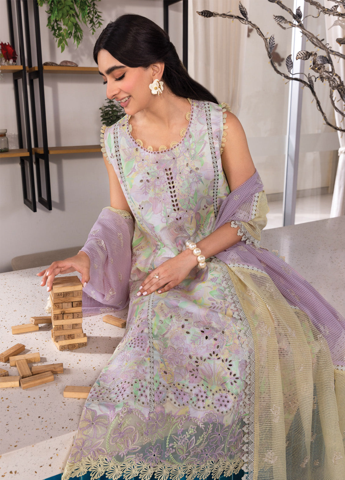 Carnation By Rang Rasiya Embroidered Lawn 3 Piece Unstitched Suit RR25CLFE D-04 LARA Carnation By Rang Rasiya Embroidered Lawn 3 Piece Unstitched Suit RR25CLFE D-04 LARA