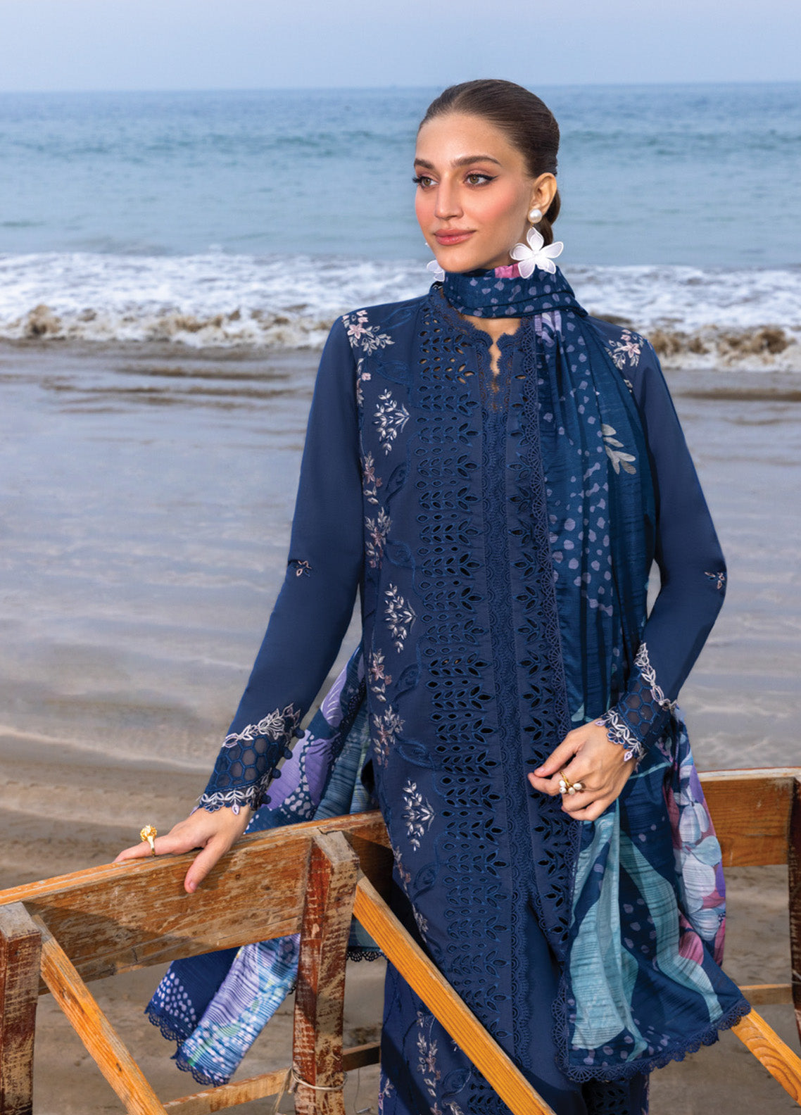 Carnation By Rang Rasiya Embroidered Lawn 3 Piece Unstitched Suit RR25CLFE D-05 KEYA Carnation By Rang Rasiya Embroidered Lawn 3 Piece Unstitched Suit RR25CLFE D-05 KEYA