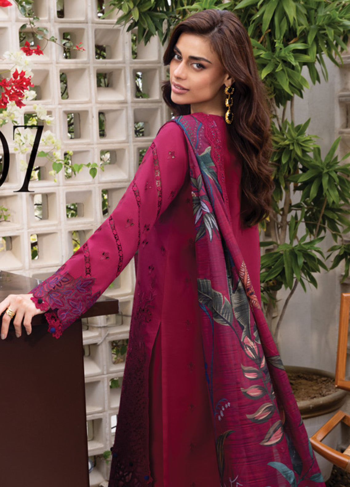 Carnation By Rang Rasiya Embroidered Lawn 3 Piece Unstitched Suit RR25CLFE D-07 ARIA Carnation By Rang Rasiya Embroidered Lawn 3 Piece Unstitched Suit RR25CLFE D-07 ARIA