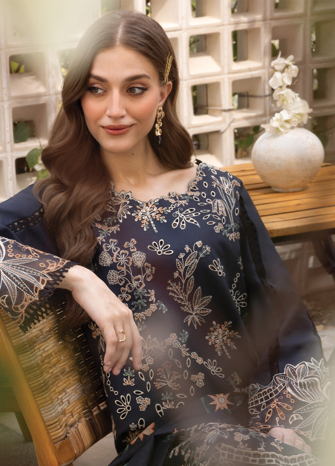 Carnation By Rang Rasiya Embroidered Lawn 3 Piece Unstitched Suit RR25CLFE D-12 LIARO Carnation By Rang Rasiya Embroidered Lawn 3 Piece Unstitched Suit RR25CLFE D-12 LIARO