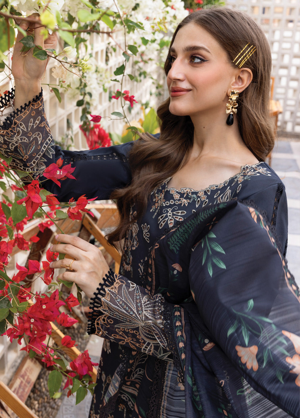 Carnation By Rang Rasiya Embroidered Lawn 3 Piece Unstitched Suit RR25CLFE D-12 LIARO Carnation By Rang Rasiya Embroidered Lawn 3 Piece Unstitched Suit RR25CLFE D-12 LIARO