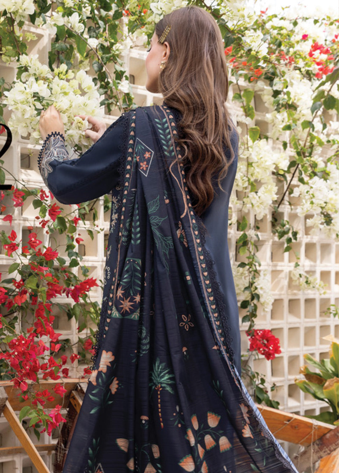 Carnation By Rang Rasiya Embroidered Lawn 3 Piece Unstitched Suit RR25CLFE D-12 LIARO Carnation By Rang Rasiya Embroidered Lawn 3 Piece Unstitched Suit RR25CLFE D-12 LIARO