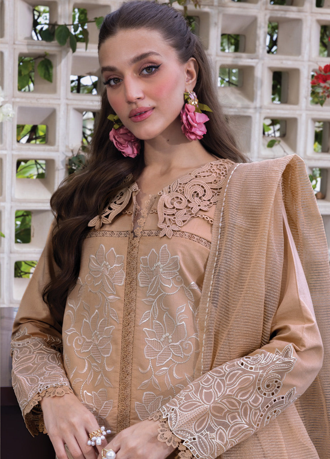 Carnation By Rang Rasiya Embroidered Lawn 3 Piece Unstitched Suit RR25CLFE D-13 KAIA Carnation By Rang Rasiya Embroidered Lawn 3 Piece Unstitched Suit RR25CLFE D-13 KAIA