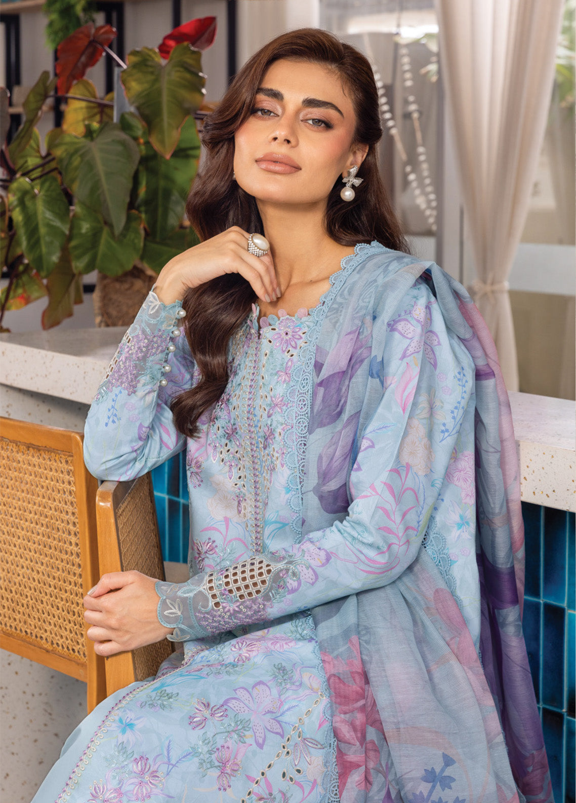 Carnation By Rang Rasiya Embroidered Lawn 3 Piece Unstitched Suit RR25CLFE D-14 LEEZA Carnation By Rang Rasiya Embroidered Lawn 3 Piece Unstitched Suit RR25CLFE D-14 LEEZA
