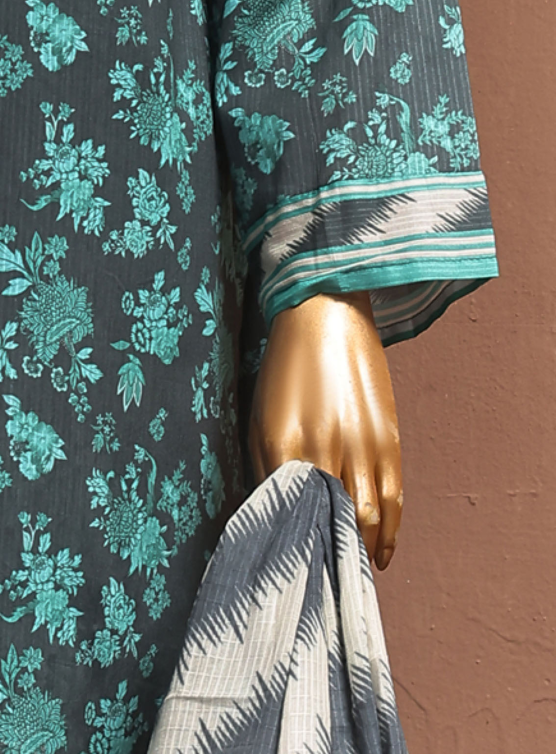 Chahat By Aifa Embroidered Lawn 3 Piece Unstitched Suit AI24C AF-CH-24701 Chahat By Aifa Embroidered Lawn 3 Piece Unstitched Suit AI24C AF-CH-24701