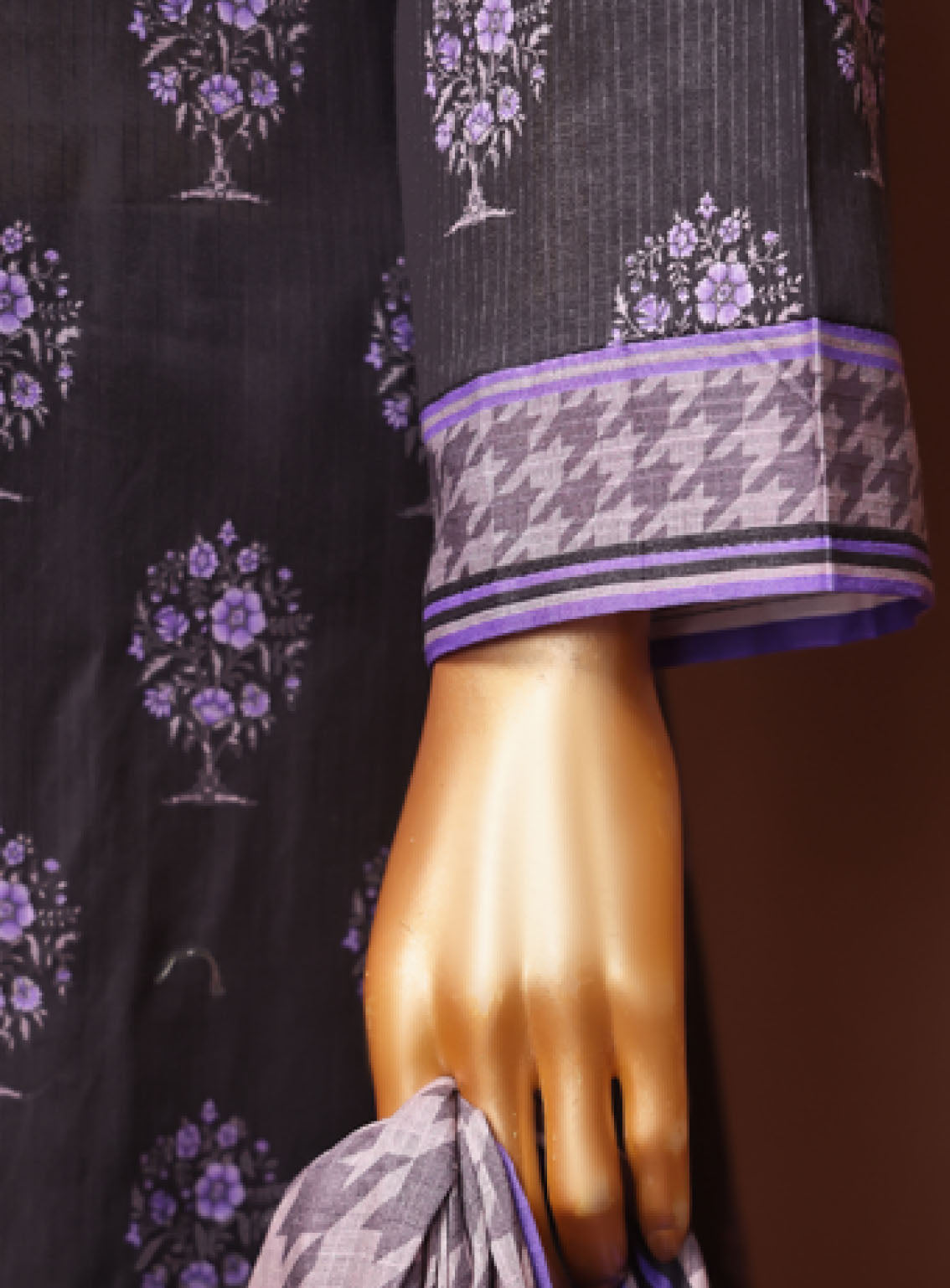 Chahat By Aifa Embroidered Lawn 3 Piece Unstitched Suit AI24C AF-CH-24702 Chahat By Aifa Embroidered Lawn 3 Piece Unstitched Suit AI24C AF-CH-24702