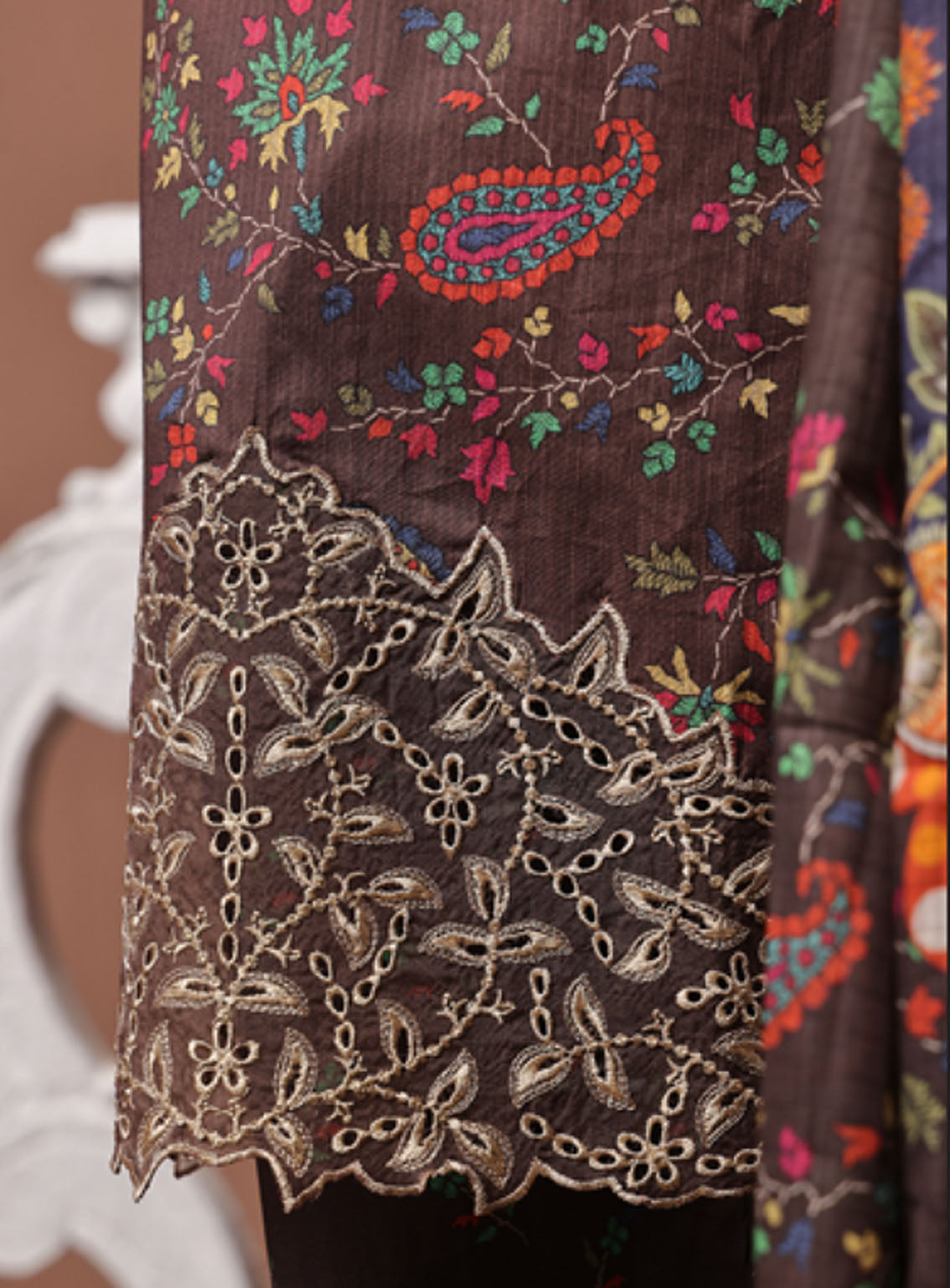 Chahat By Aifa Embroidered Lawn 3 Piece Unstitched Suit AI24C AF-CH-24708 Chahat By Aifa Embroidered Lawn 3 Piece Unstitched Suit AI24C AF-CH-24708