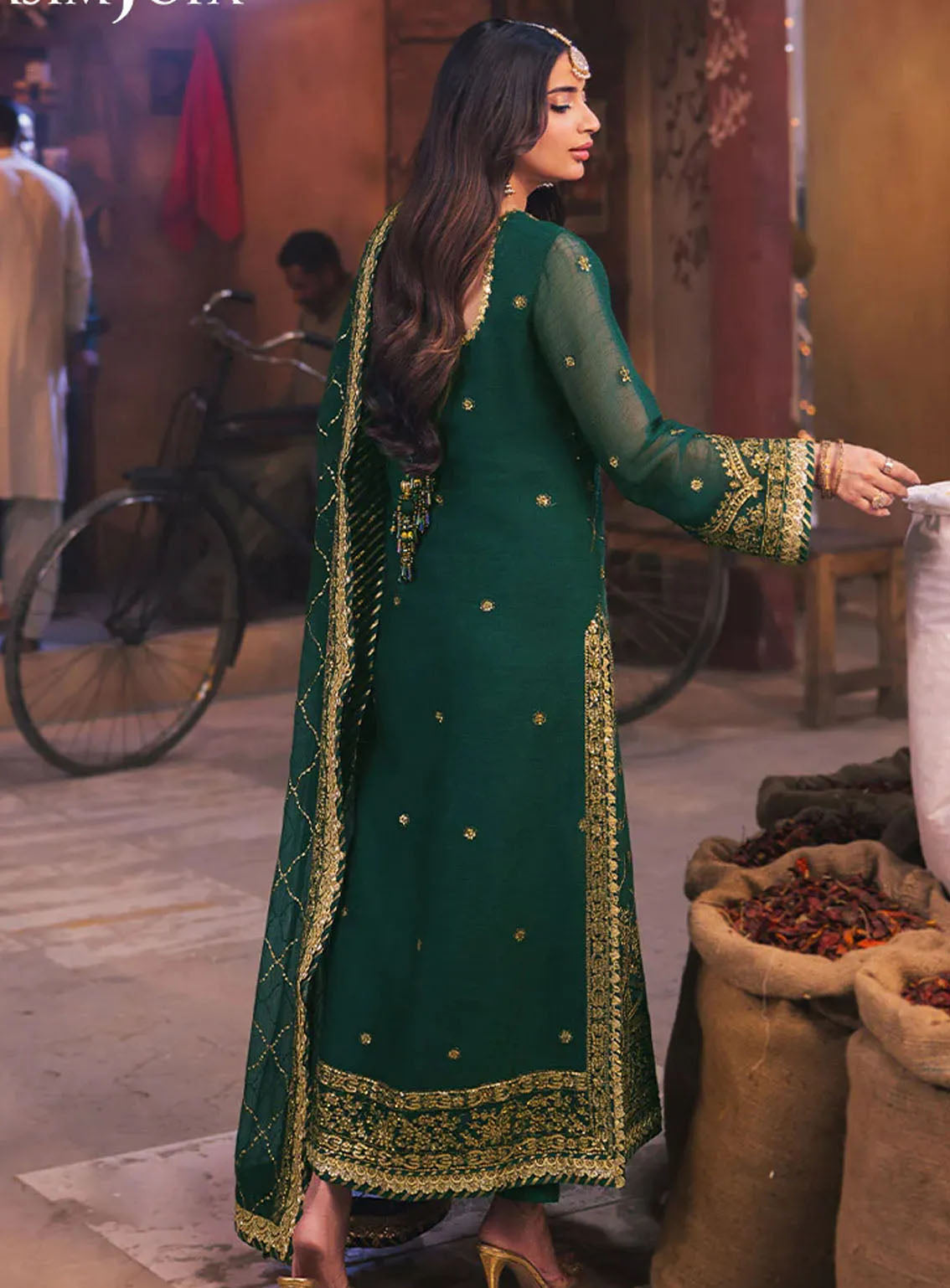 Chamkeeli By Asim Jofa Luminous Luxe Festive Embroidered Chiffon 3 Piece Unstitched Suit AJ24CF AJKK-22 Chamkeeli By Asim Jofa Luminous Luxe Festive Embroidered Chiffon 3 Piece Unstitched Suit AJ24CF AJKK-22