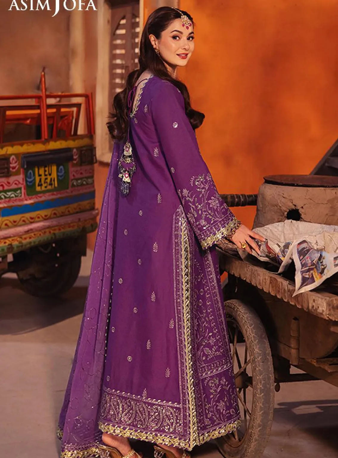Chamkeeli By Asim Jofa Luminous Luxe Festive Embroidered Silk 3 Piece Unstitched Suit AJ24CF AJKK-07 Chamkeeli By Asim Jofa Luminous Luxe Festive Embroidered Silk 3 Piece Unstitched Suit AJ24CF AJKK-07