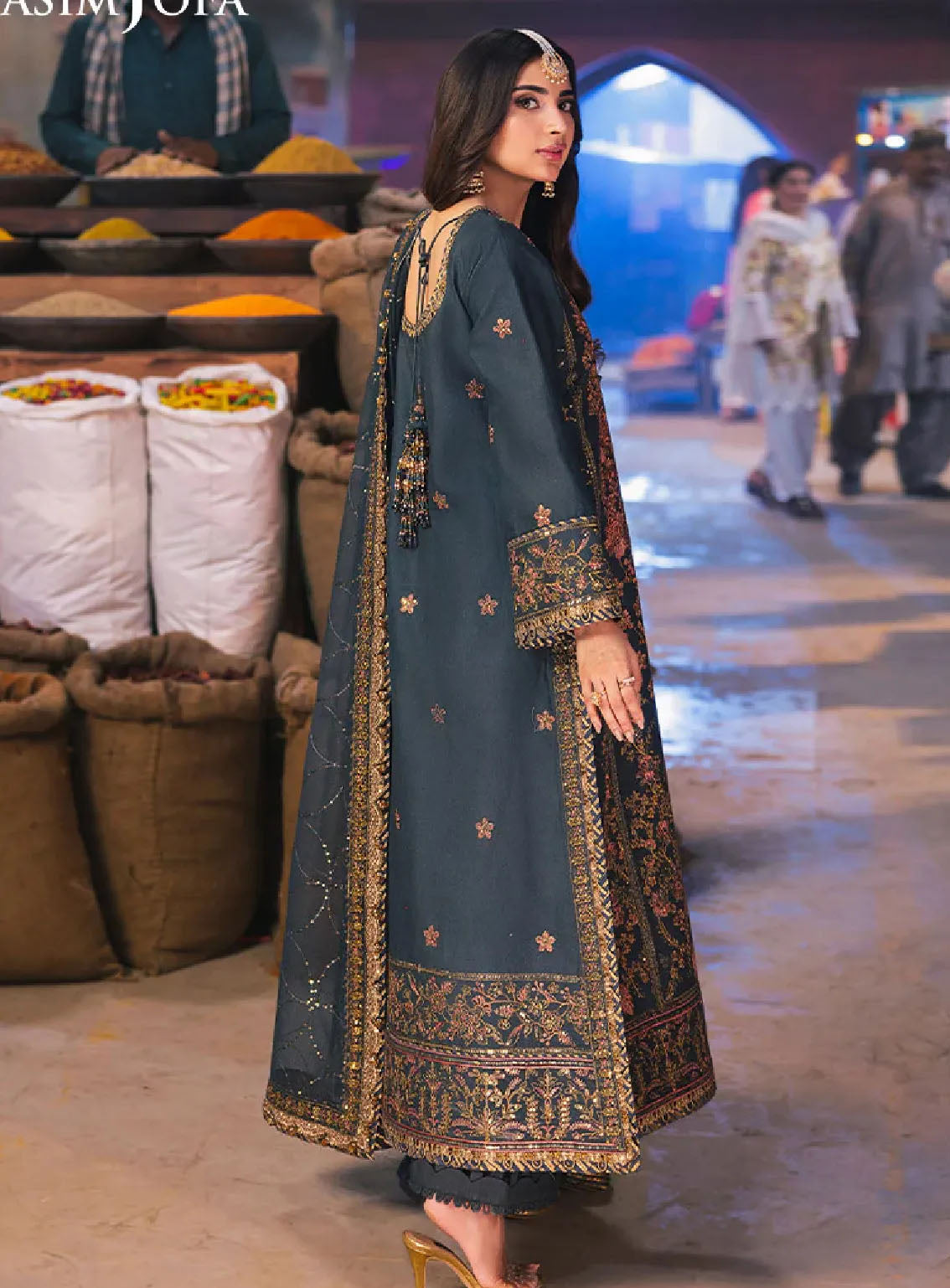 Chamkeeli By Asim Jofa Luminous Luxe Festive Embroidered Silk 3 Piece Unstitched Suit AJ24CF AJKK-09 Chamkeeli By Asim Jofa Luminous Luxe Festive Embroidered Silk 3 Piece Unstitched Suit AJ24CF AJKK-09