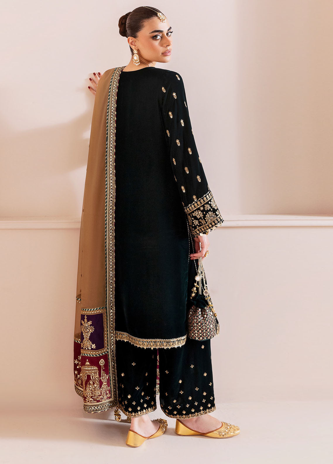 Chandni By Jazmin Embroidered Velvet 3 Piece Unstitched Suit JZ25CLV D-CVF-01 RAANI Chandni By Jazmin Embroidered Velvet 3 Piece Unstitched Suit JZ25CLV D-CVF-01 RAANI