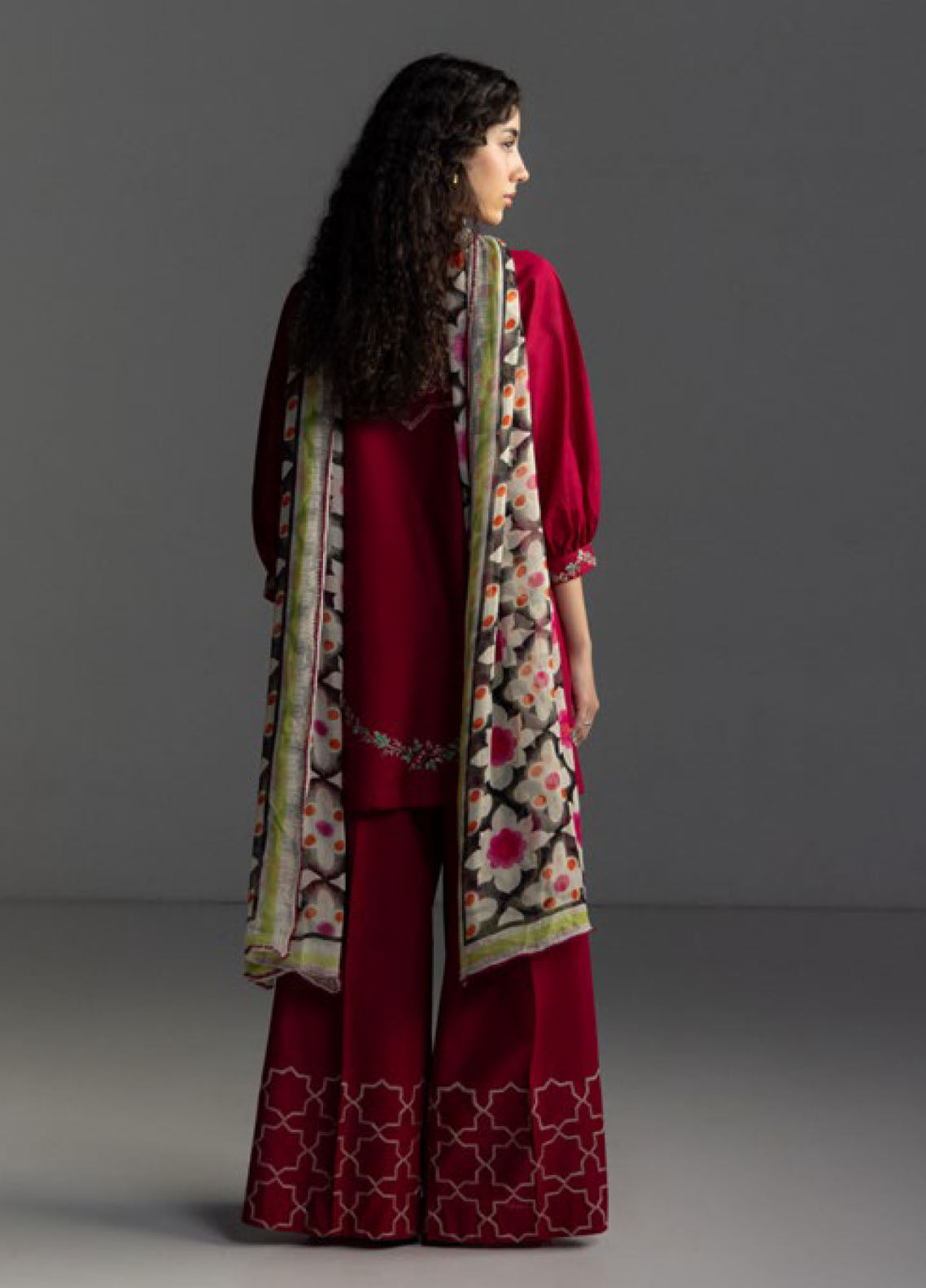 Coco By Zara Shahjahan Embrodiered Lawn 3 Piece Unstitched Suit CZS26CLD1 D-1B RIVAE Coco By Zara Shahjahan Embrodiered Lawn 3 Piece Unstitched Suit CZS26CLD1 D-1B RIVAE