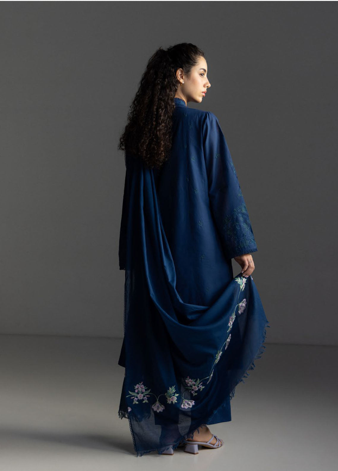 Coco By Zara Shahjahan Embrodiered Lawn 3 Piece Unstitched Suit CZS26CLD1 D-8A LIORA Coco By Zara Shahjahan Embrodiered Lawn 3 Piece Unstitched Suit CZS26CLD1 D-8A LIORA