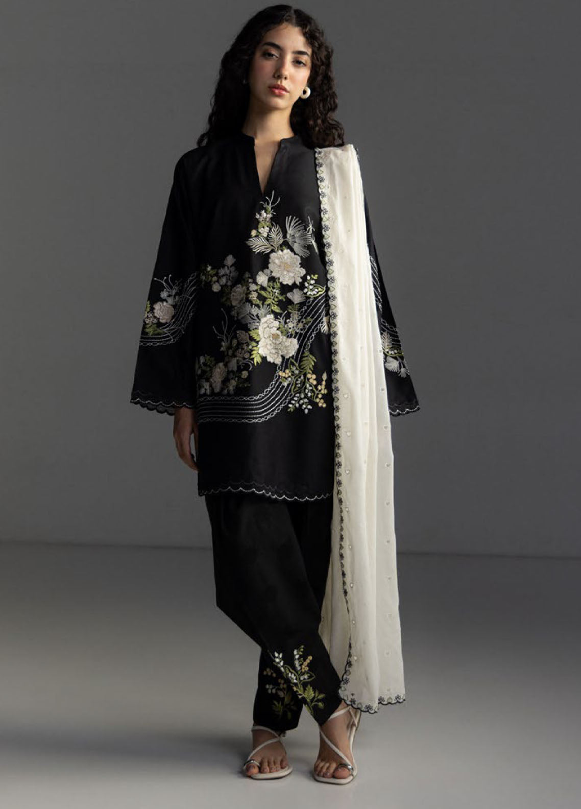 Coco By Zara Shahjahan Embrodiered Lawn 3 Piece Unstitched Suit CZS26CLD1 D-9A EVIA Coco By Zara Shahjahan Embrodiered Lawn 3 Piece Unstitched Suit CZS26CLD1 D-9A EVIA