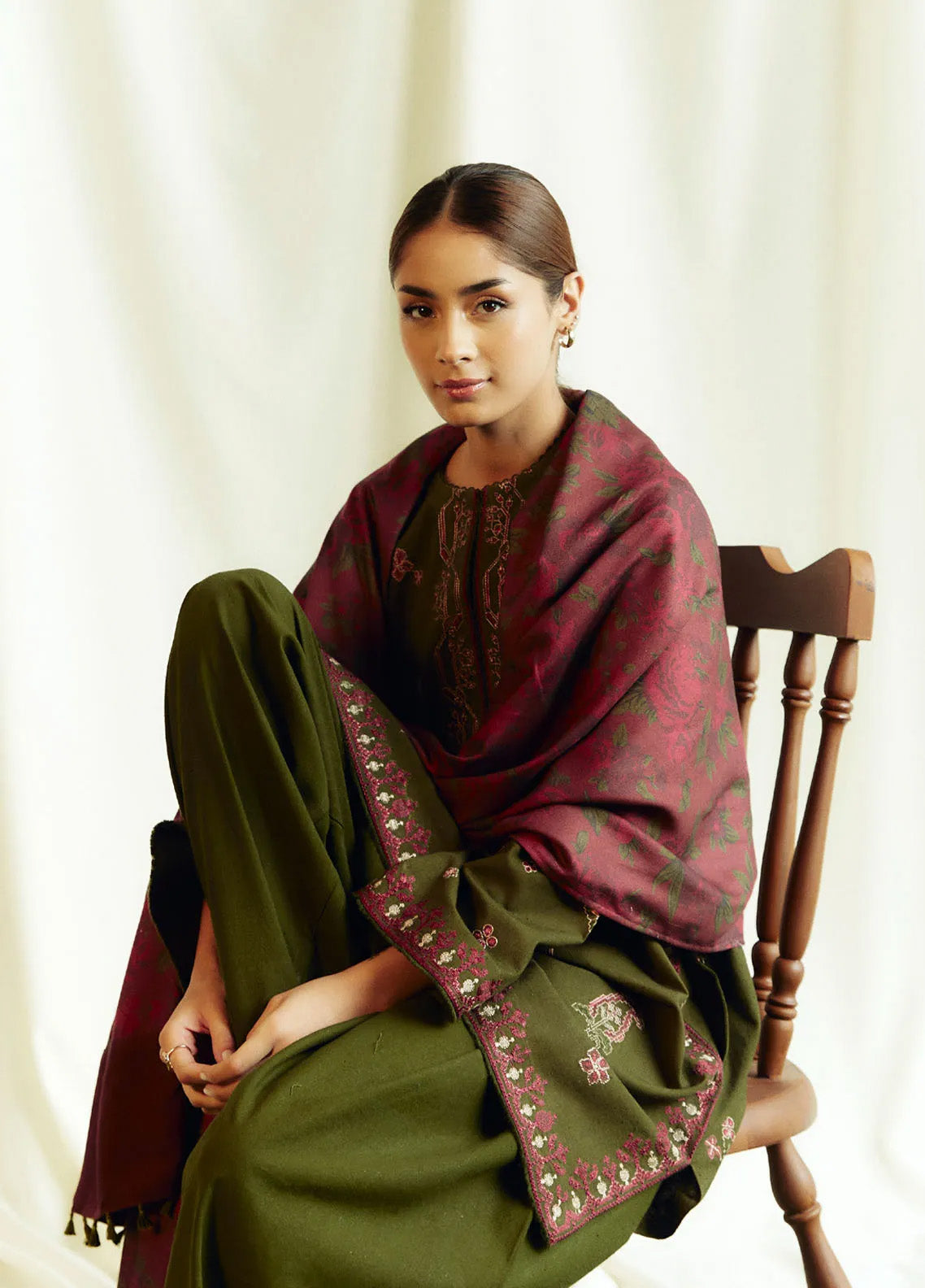 Coco By Zara Shahjahan Embroidered Karandi 3 Piece Unstitched Suit CZS24W D8B AMETHYST Coco By Zara Shahjahan Embroidered Karandi 3 Piece Unstitched Suit CZS24W D8B AMETHYST
