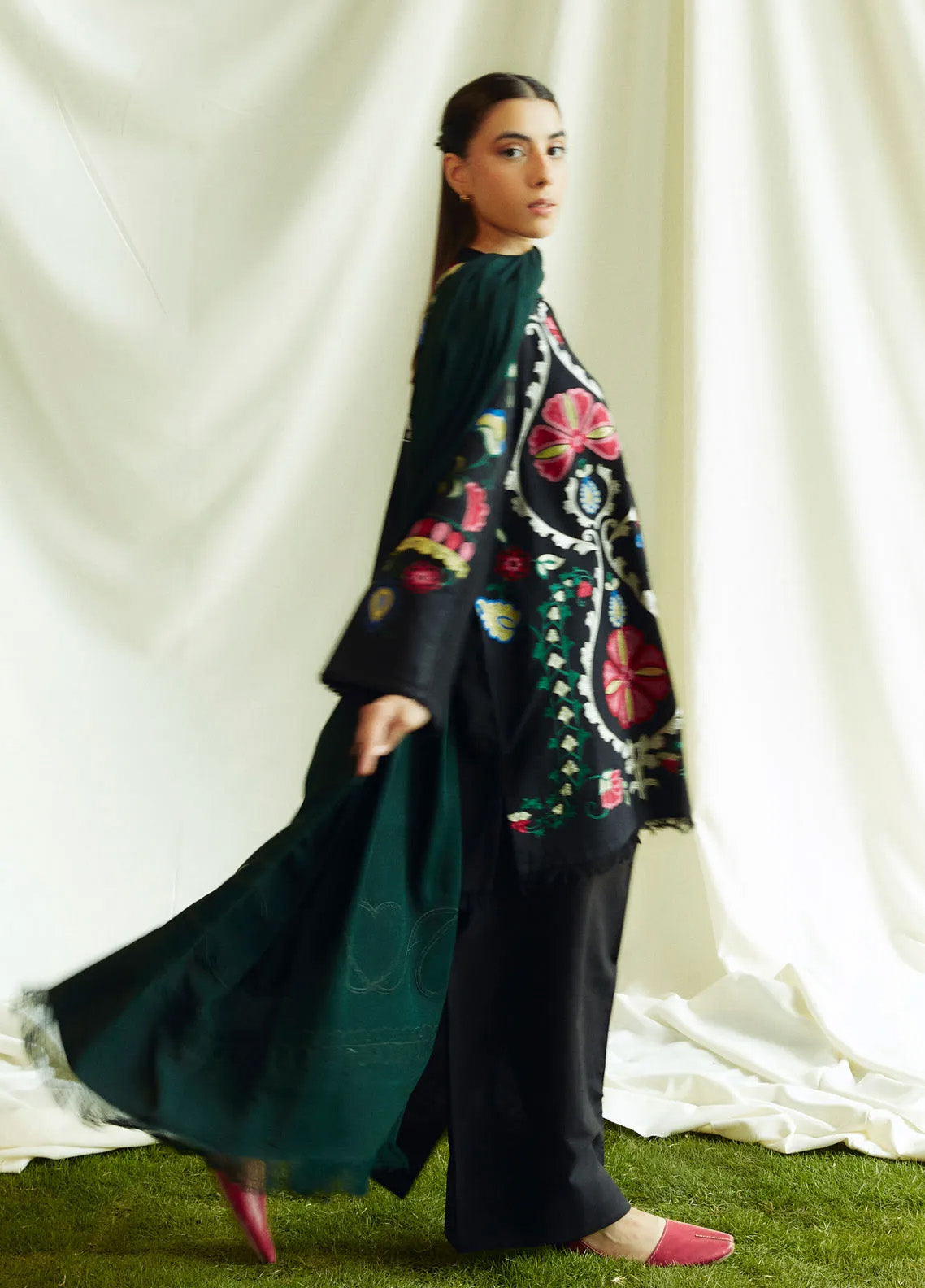 Coco By Zara Shahjahan Embroidered Khaddar 3 Piece Unstitched Suit CZS24W D1B MOONSTONE Coco By Zara Shahjahan Embroidered Khaddar 3 Piece Unstitched Suit CZS24W D1B MOONSTONE