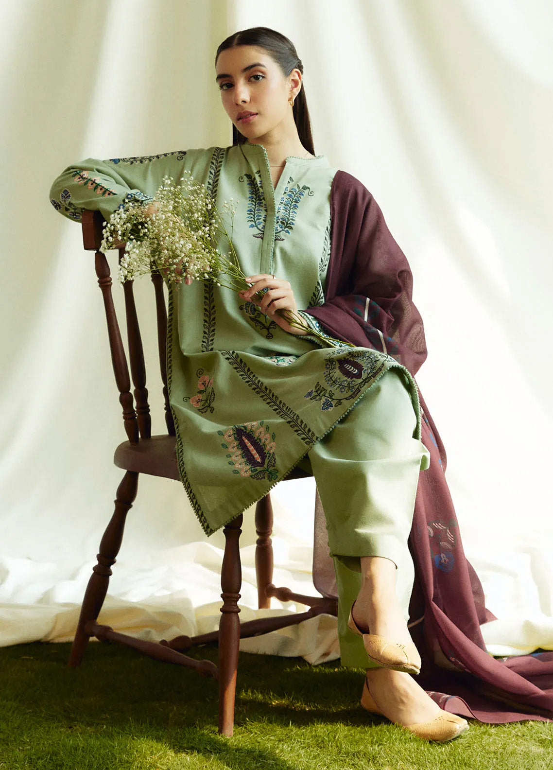 Coco By Zara Shahjahan Embroidered Khaddar 3 Piece Unstitched Suit CZS24W D3B PEARL Coco By Zara Shahjahan Embroidered Khaddar 3 Piece Unstitched Suit CZS24W D3B PEARL