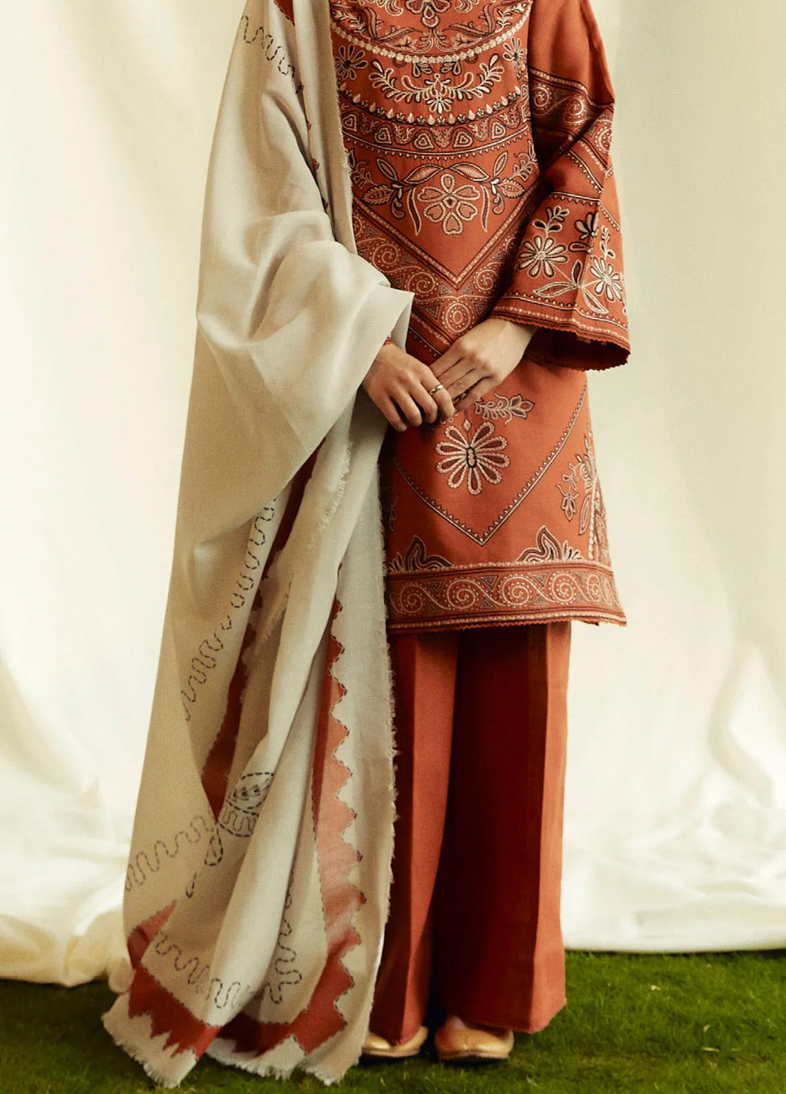Coco By Zara Shahjahan Embroidered Khaddar 3 Piece Unstitched Suit CZS24W D4B TOPAZ Coco By Zara Shahjahan Embroidered Khaddar 3 Piece Unstitched Suit CZS24W D4B TOPAZ