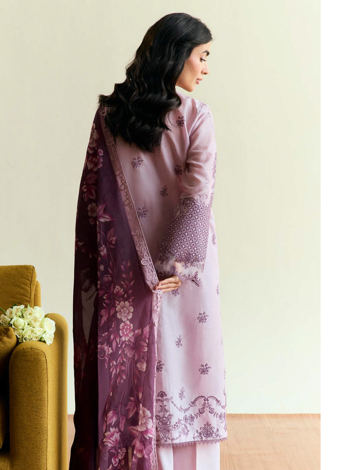 Coco By Zara Shahjahan Embroidered Lawn 3 Piece Unstitched Suit CZS25EE D-05 QUINCE Coco By Zara Shahjahan Embroidered Lawn 3 Piece Unstitched Suit CZS25EE D-05 QUINCE