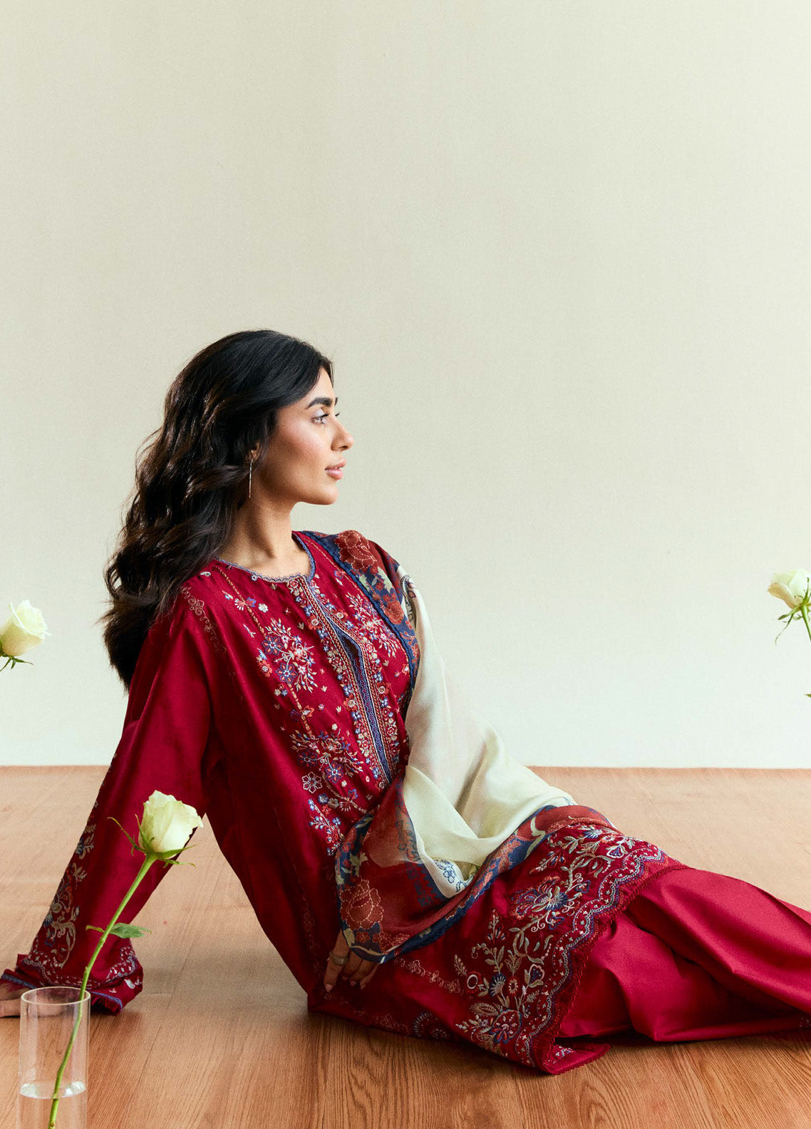 Coco By Zara Shahjahan Embroidered Lawn 3 Piece Unstitched Suit CZS25EE D-08 ALBA Coco By Zara Shahjahan Embroidered Lawn 3 Piece Unstitched Suit CZS25EE D-08 ALBA