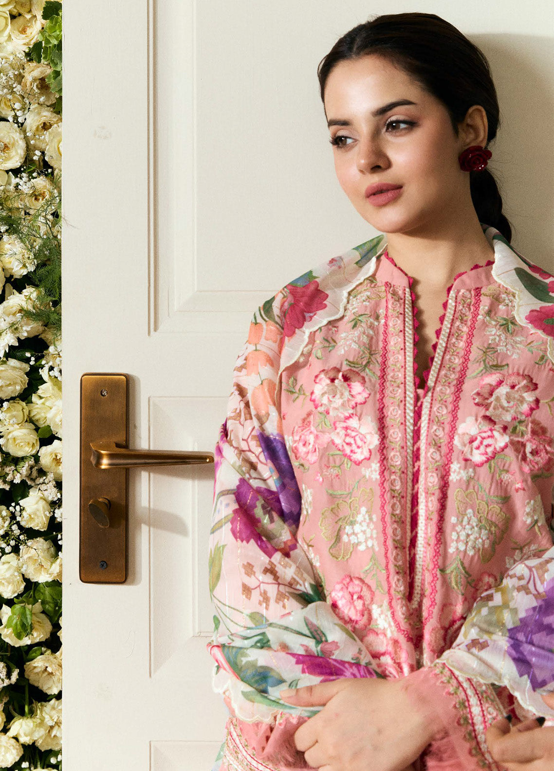Coco By Zara Shahjahan Embroidered Lawn 3 Piece Unstitched Suit CZS25EE D-09 SABLE Coco By Zara Shahjahan Embroidered Lawn 3 Piece Unstitched Suit CZS25EE D-09 SABLE