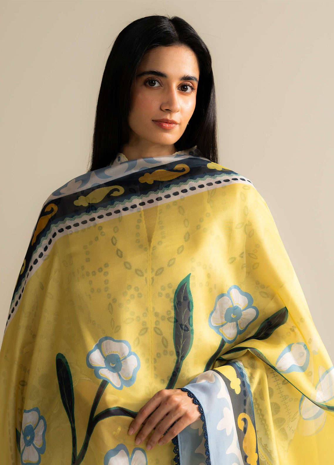 Coco By Zara Shahjahan Embroidered Lawn 3 Piece Unstitched Suit CZS25PSV3 D-2A NELEA Coco By Zara Shahjahan Embroidered Lawn 3 Piece Unstitched Suit CZS25PSV3 D-2A NELEA