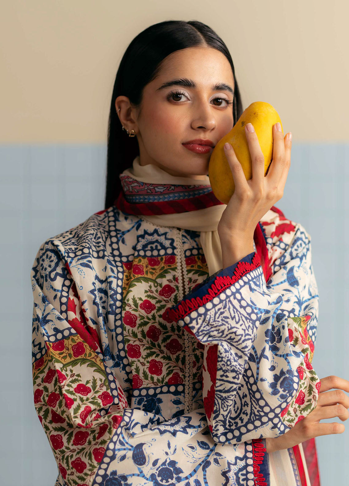 Coco By Zara Shahjahan Embroidered Lawn 3 Piece Unstitched Suit CZS25PSV3 D-8A ELRA Coco By Zara Shahjahan Embroidered Lawn 3 Piece Unstitched Suit CZS25PSV3 D-8A ELRA