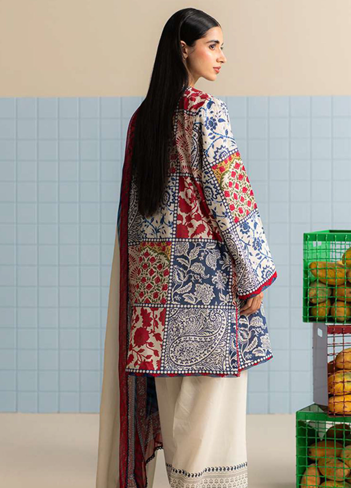 Coco By Zara Shahjahan Embroidered Lawn 3 Piece Unstitched Suit CZS25PSV3 D-8A ELRA Coco By Zara Shahjahan Embroidered Lawn 3 Piece Unstitched Suit CZS25PSV3 D-8A ELRA