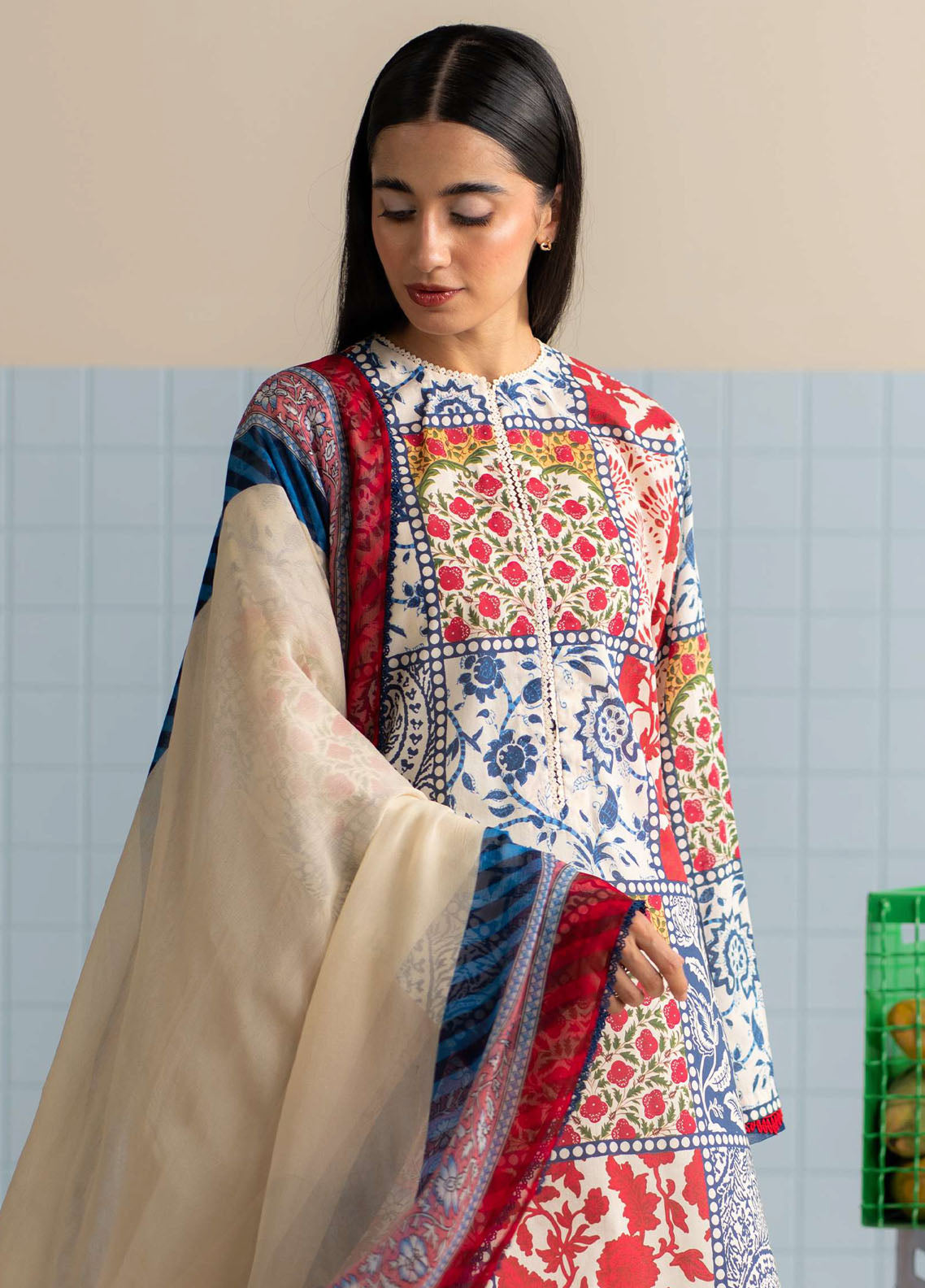 Coco By Zara Shahjahan Embroidered Lawn 3 Piece Unstitched Suit CZS25PSV3 D-8B ELRA Coco By Zara Shahjahan Embroidered Lawn 3 Piece Unstitched Suit CZS25PSV3 D-8B ELRA