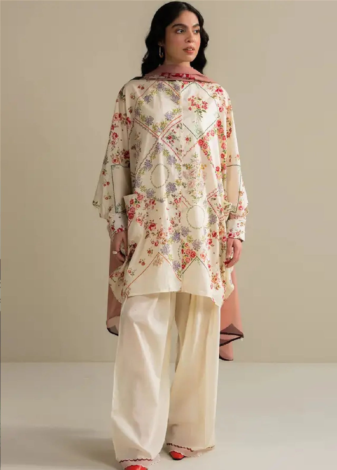 Coco By Zara Shahjahan Embroidered Lawn 3 Piece Unstitched Suit CZS25PSV3 D-9A ZARYA Coco By Zara Shahjahan Embroidered Lawn 3 Piece Unstitched Suit CZS25PSV3 D-9A ZARYA