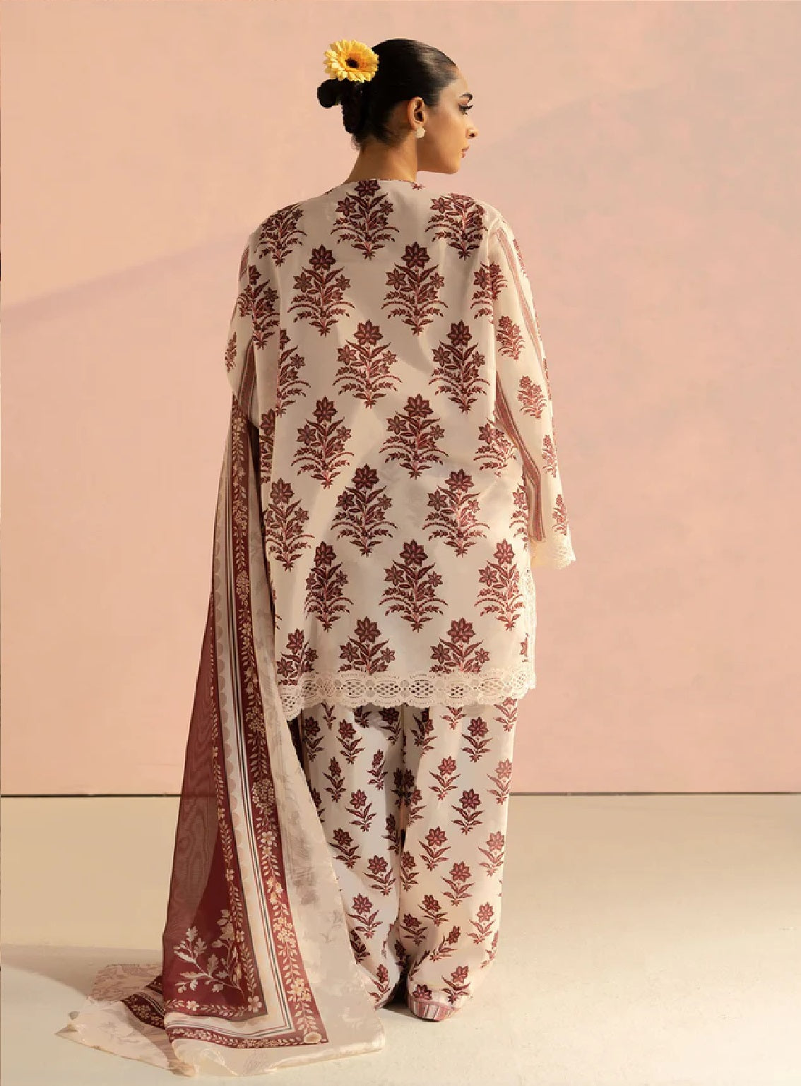 Coco By Zara Shahjahan Printed Lawn 3 Piece Unstitched Suit CZS25P D-1B AMARI Coco By Zara Shahjahan Printed Lawn 3 Piece Unstitched Suit CZS25P D-1B AMARI