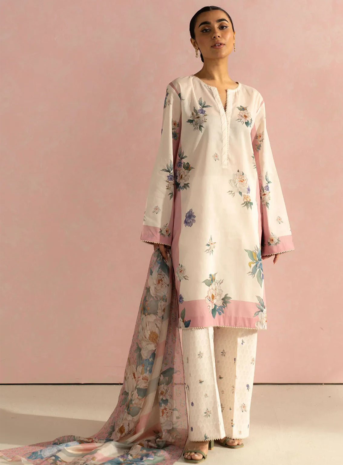 Coco By Zara Shahjahan Printed Lawn 3 Piece Unstitched Suit CZS25P D-2B SOFIA Coco By Zara Shahjahan Printed Lawn 3 Piece Unstitched Suit CZS25P D-2B SOFIA