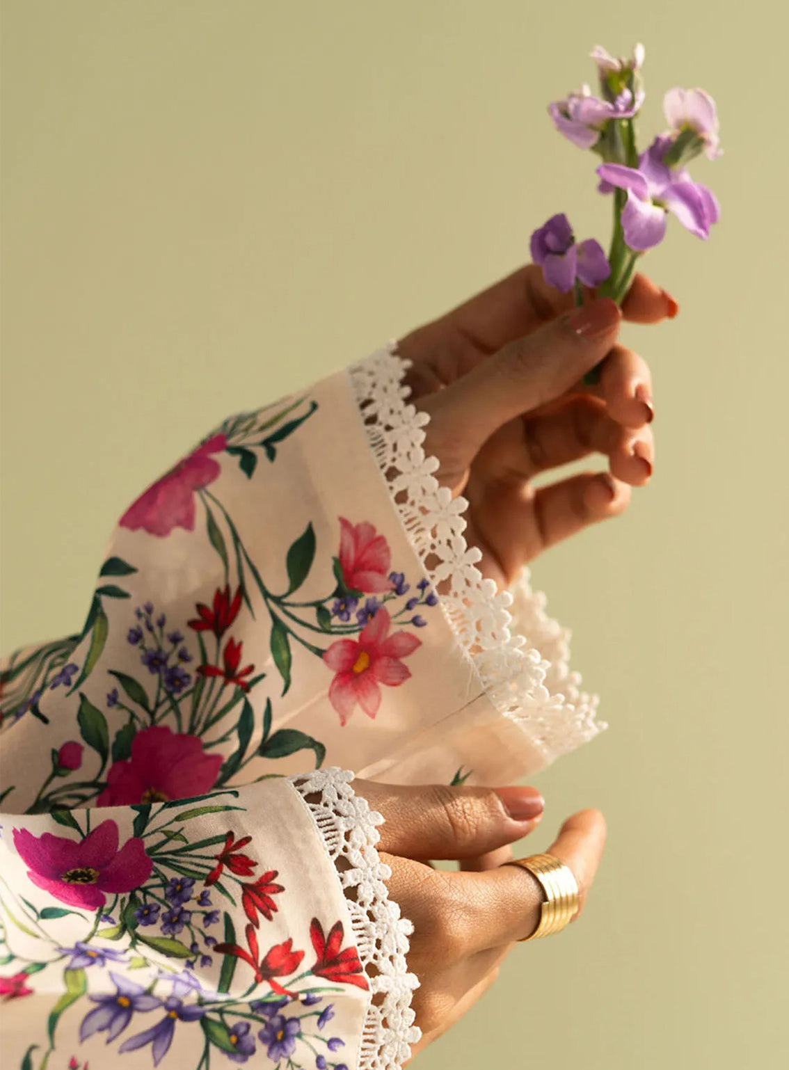 Coco By Zara Shahjahan Printed Lawn 3 Piece Unstitched Suit CZS25P D-4B REENA Coco By Zara Shahjahan Printed Lawn 3 Piece Unstitched Suit CZS25P D-4B REENA