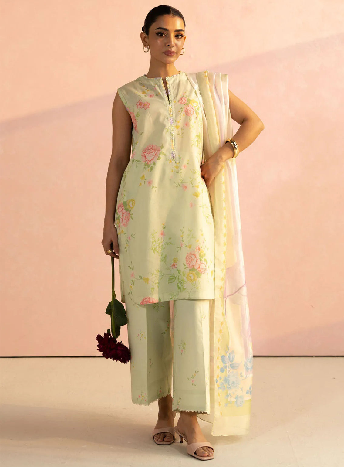 Coco By Zara Shahjahan Printed Lawn 3 Piece Unstitched Suit CZS25P D-5A MIA Coco By Zara Shahjahan Printed Lawn 3 Piece Unstitched Suit CZS25P D-5A MIA