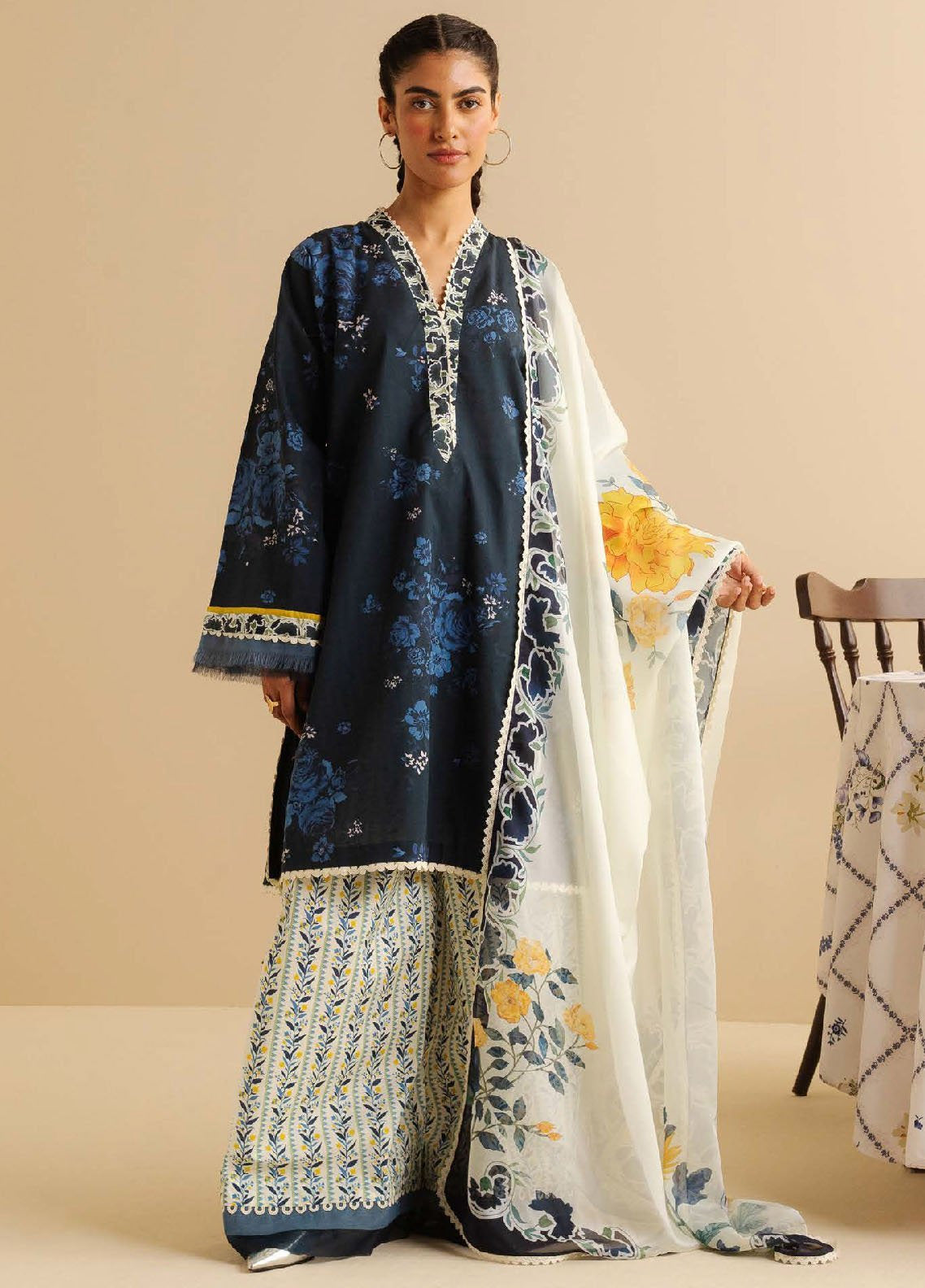 Coco By Zara Shahjahan Printed Lawn 3 Piece Unstitched Suit CZS25PD2 D-1B LEYA Coco By Zara Shahjahan Printed Lawn 3 Piece Unstitched Suit CZS25PD2 D-1B LEYA
