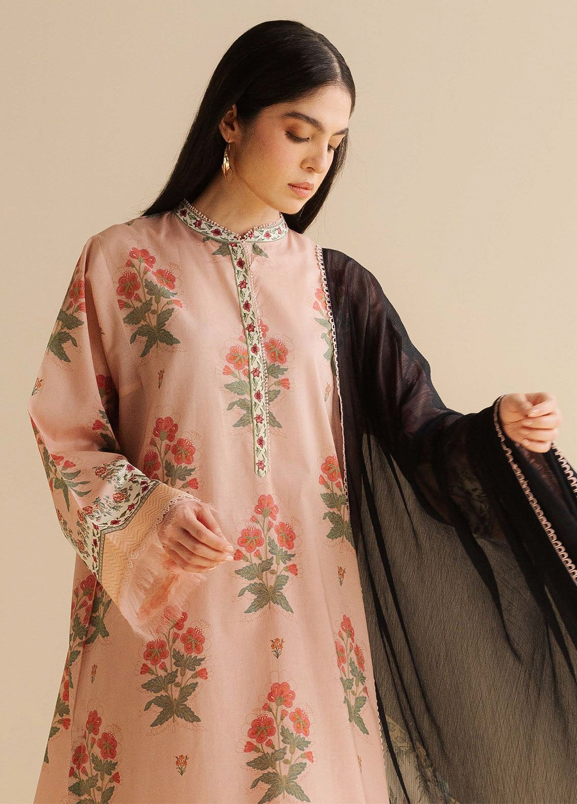 Coco By Zara Shahjahan Printed Lawn 3 Piece Unstitched Suit CZS25PD2 D-2A RAYA Coco By Zara Shahjahan Printed Lawn 3 Piece Unstitched Suit CZS25PD2 D-2A RAYA