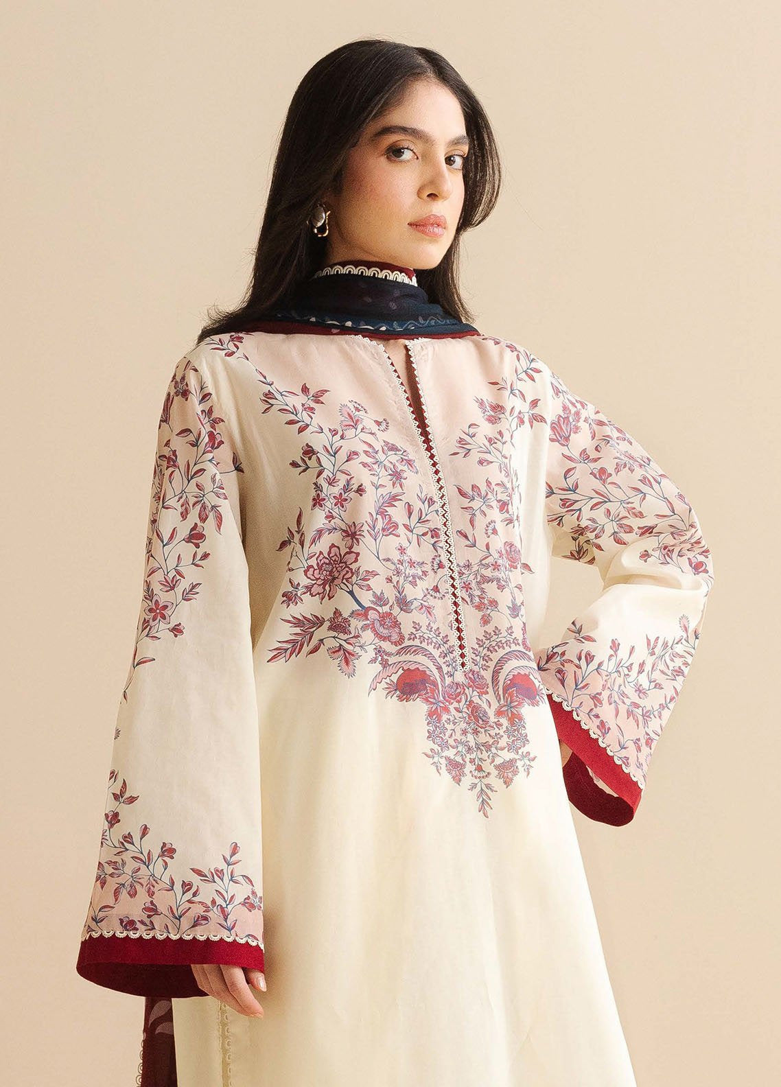 Coco By Zara Shahjahan Printed Lawn 3 Piece Unstitched Suit CZS25PD2 D-4B NISA Coco By Zara Shahjahan Printed Lawn 3 Piece Unstitched Suit CZS25PD2 D-4B NISA
