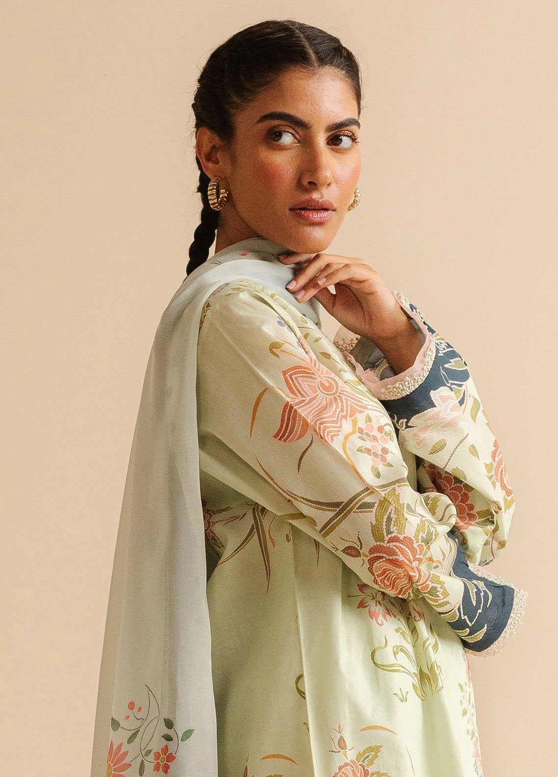 Coco By Zara Shahjahan Printed Lawn 3 Piece Unstitched Suit CZS25PD2 D-8A VARA Coco By Zara Shahjahan Printed Lawn 3 Piece Unstitched Suit CZS25PD2 D-8A VARA