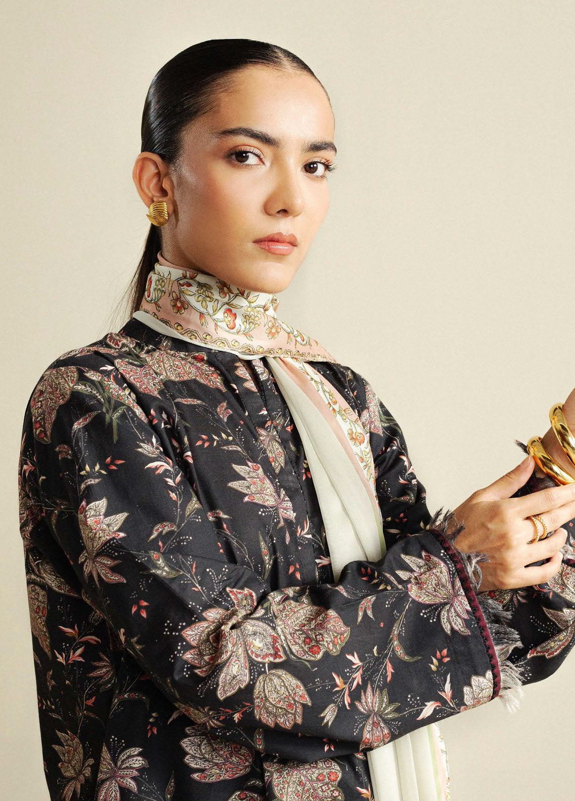 Coco Prints By Zara Shahjahan Printed Cambric 3 Piece Unstitched Suit CZS25PD4 D-8B DAISY Coco Prints By Zara Shahjahan Printed Cambric 3 Piece Unstitched Suit CZS25PD4 D-8B DAISY