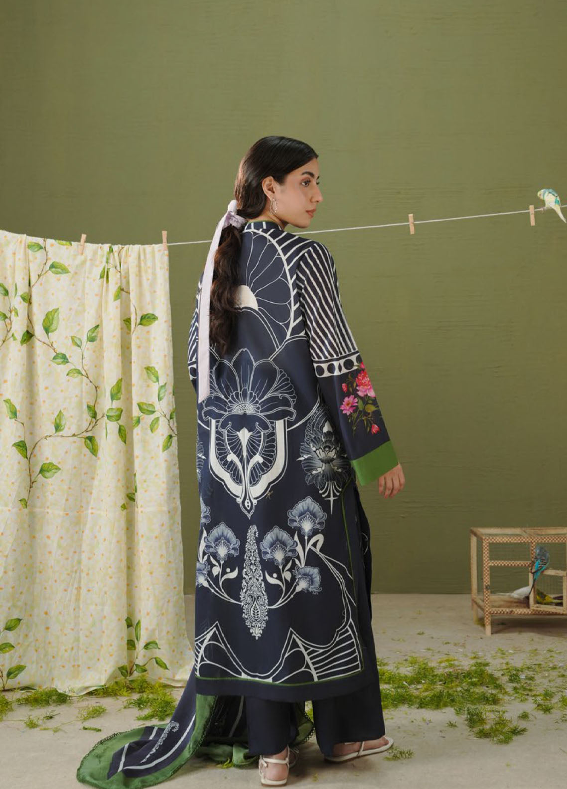 Coco Prints By Zara Shahjahan Printed Lawn 3 Piece Unstitched Suit CZS26PD1 D-10B RAYA Coco Prints By Zara Shahjahan Printed Lawn 3 Piece Unstitched Suit CZS26PD1 D-10B RAYA