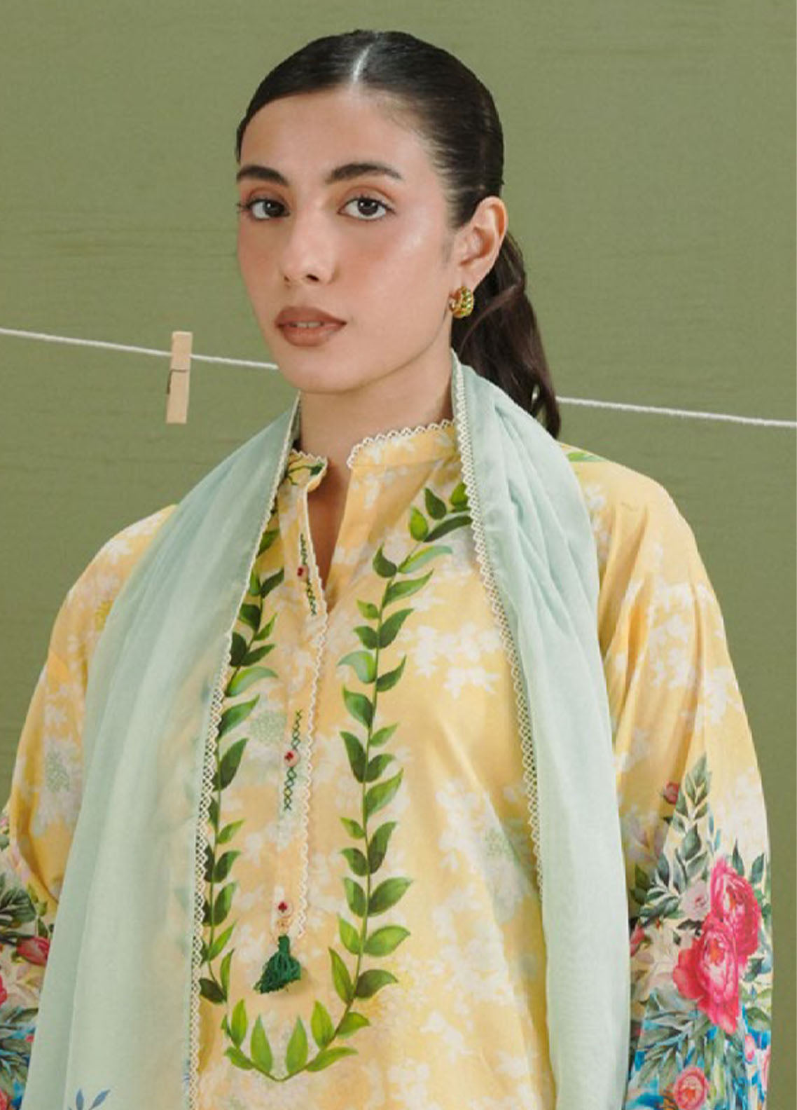 Coco Prints By Zara Shahjahan Printed Lawn 3 Piece Unstitched Suit CZS26PD1 D-8A AYLA Coco Prints By Zara Shahjahan Printed Lawn 3 Piece Unstitched Suit CZS26PD1 D-8A AYLA
