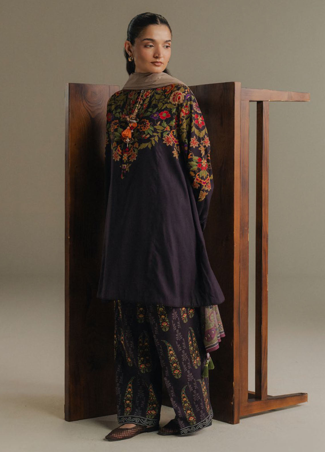 Coco Prints By Zara Shahjahan Printed Linen 3 Piece Unstitched Suit CZS25PD5 D-10B AUTUMN LINE Coco Prints By Zara Shahjahan Printed Linen 3 Piece Unstitched Suit CZS25PD5 D-10B AUTUMN LINE