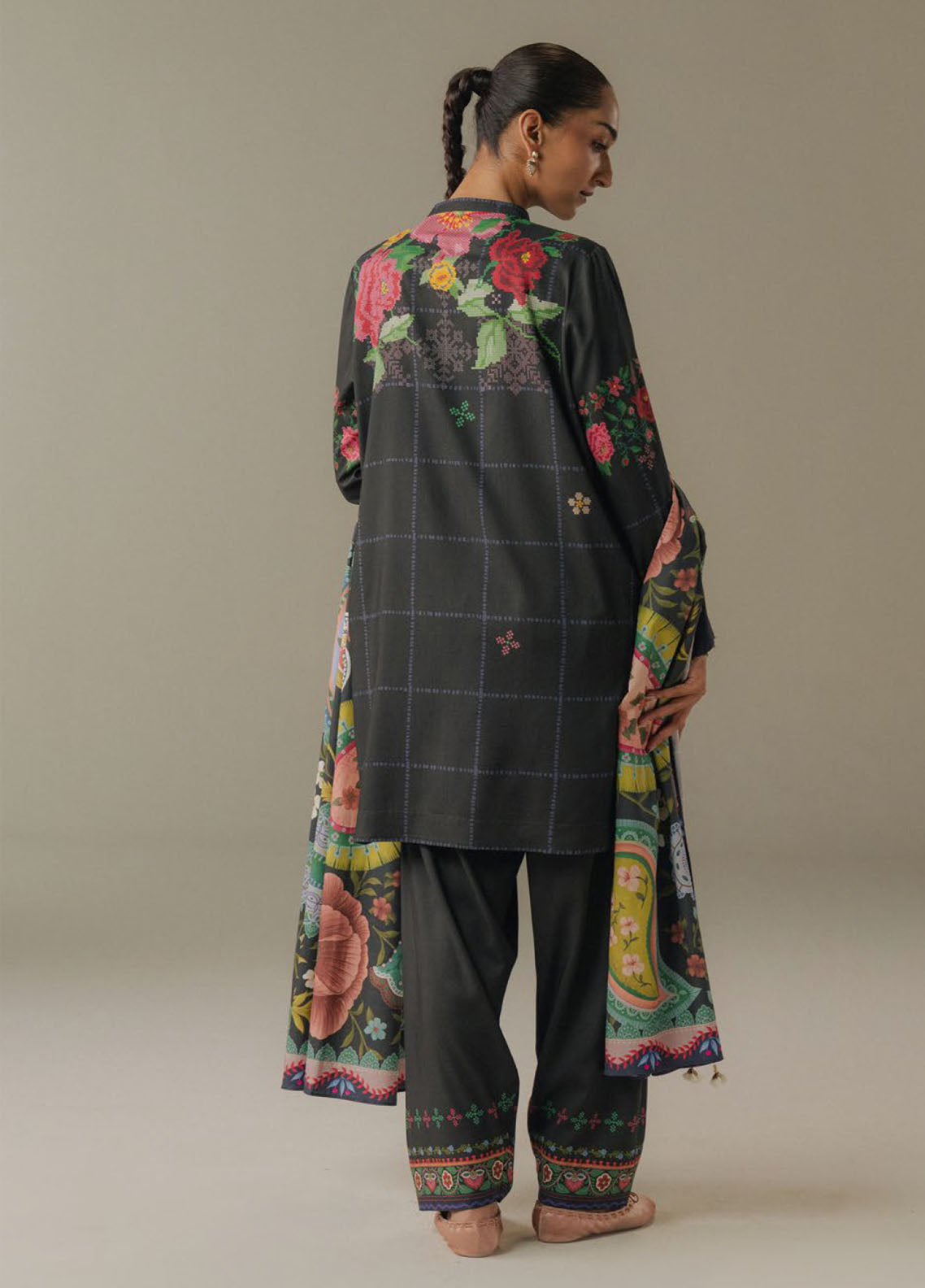 Coco Prints By Zara Shahjahan Printed Linen 3 Piece Unstitched Suit CZS25PD5 D-5A OLIVE HOUR Coco Prints By Zara Shahjahan Printed Linen 3 Piece Unstitched Suit CZS25PD5 D-5A OLIVE HOUR